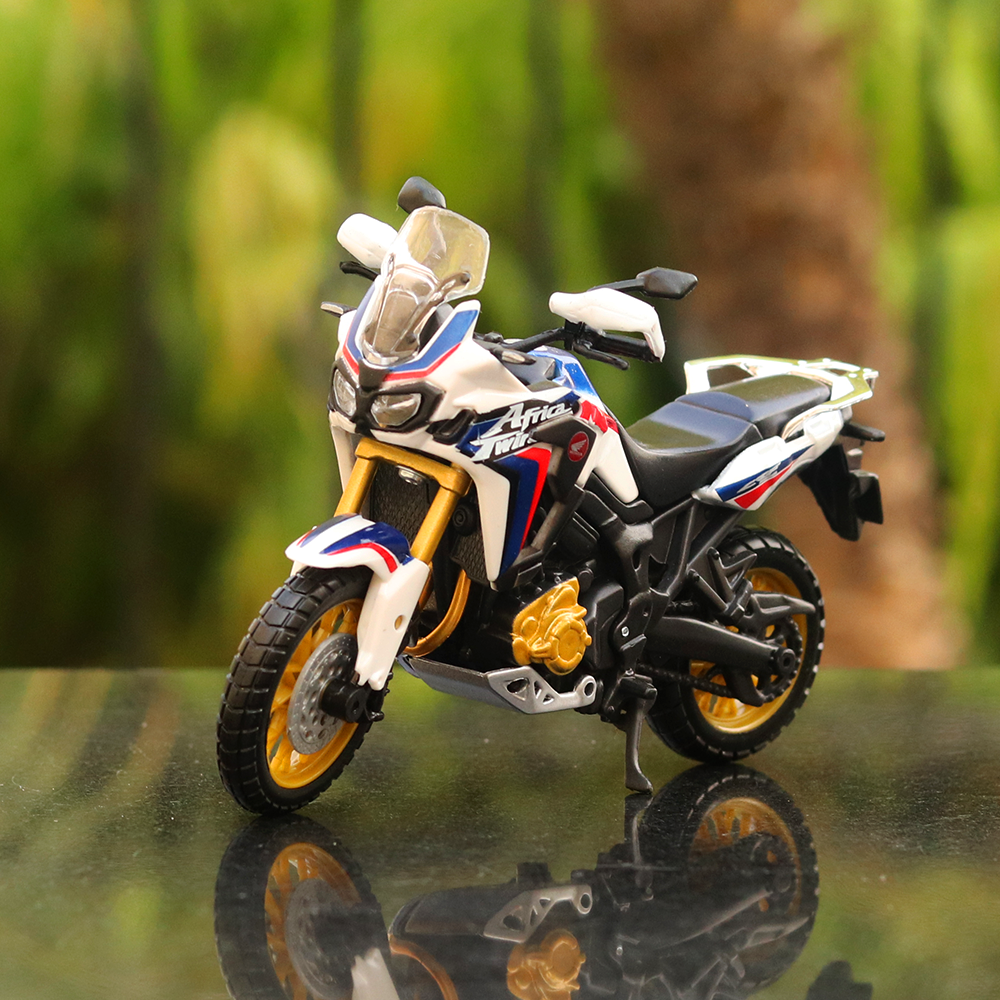 Maisto Honda Africa Twin DCT White Blue Moto Central