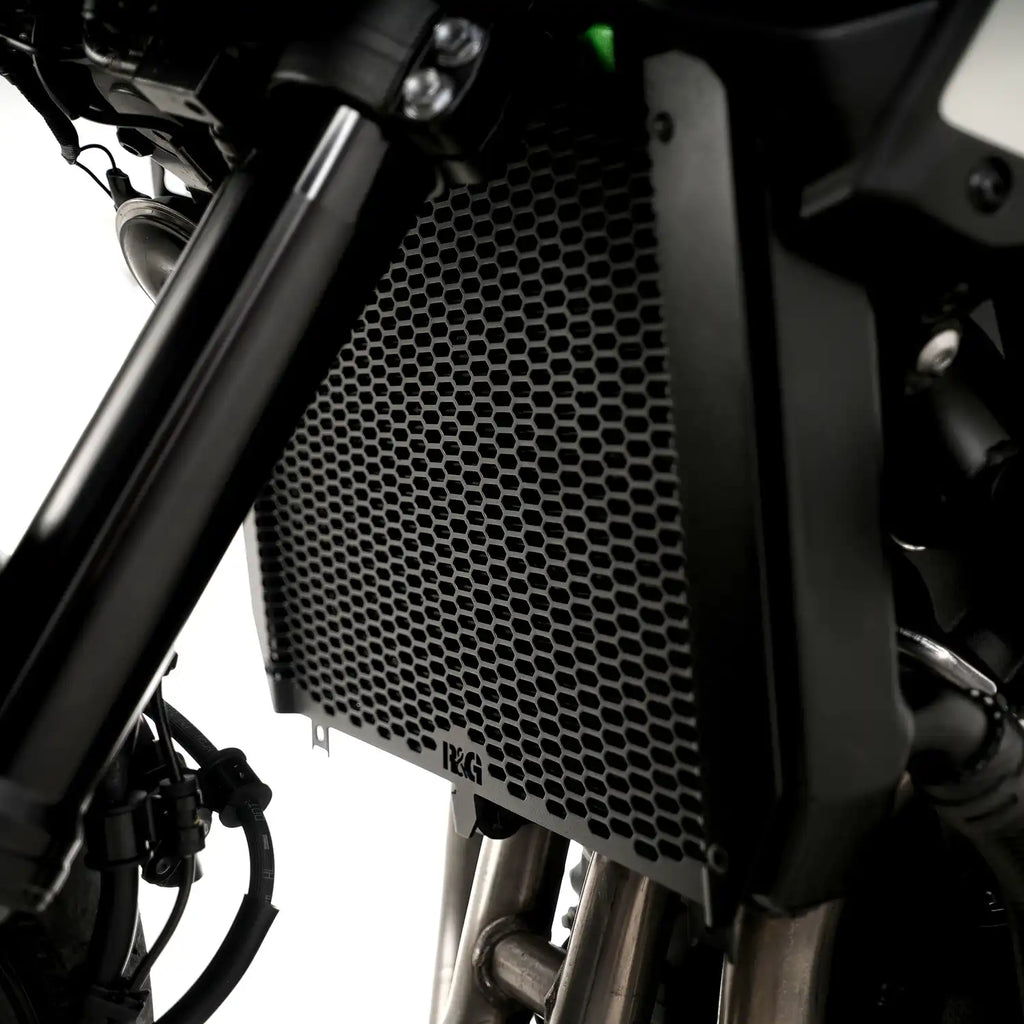 R&G Pro Radiator Guard for Kawasaki Z900 2025 onwards and Z900 SE 2022 onwards (RAD0371PROBK)