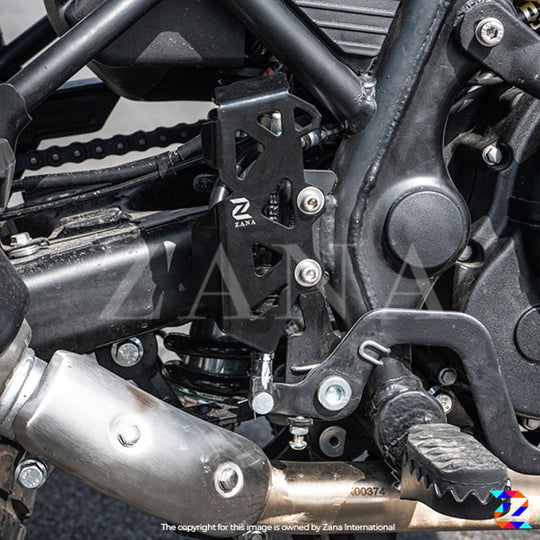 ZANA REAR MASTER CYLINDER PROTECTOR HIMALAYAN BS6 SS (2021) SCRAM 411 BS6 SS (2022) / HIMALAYAN BS6 SS (2021) / GT/INTERCEPTOR 650 BS6 SS (ZI-8041)