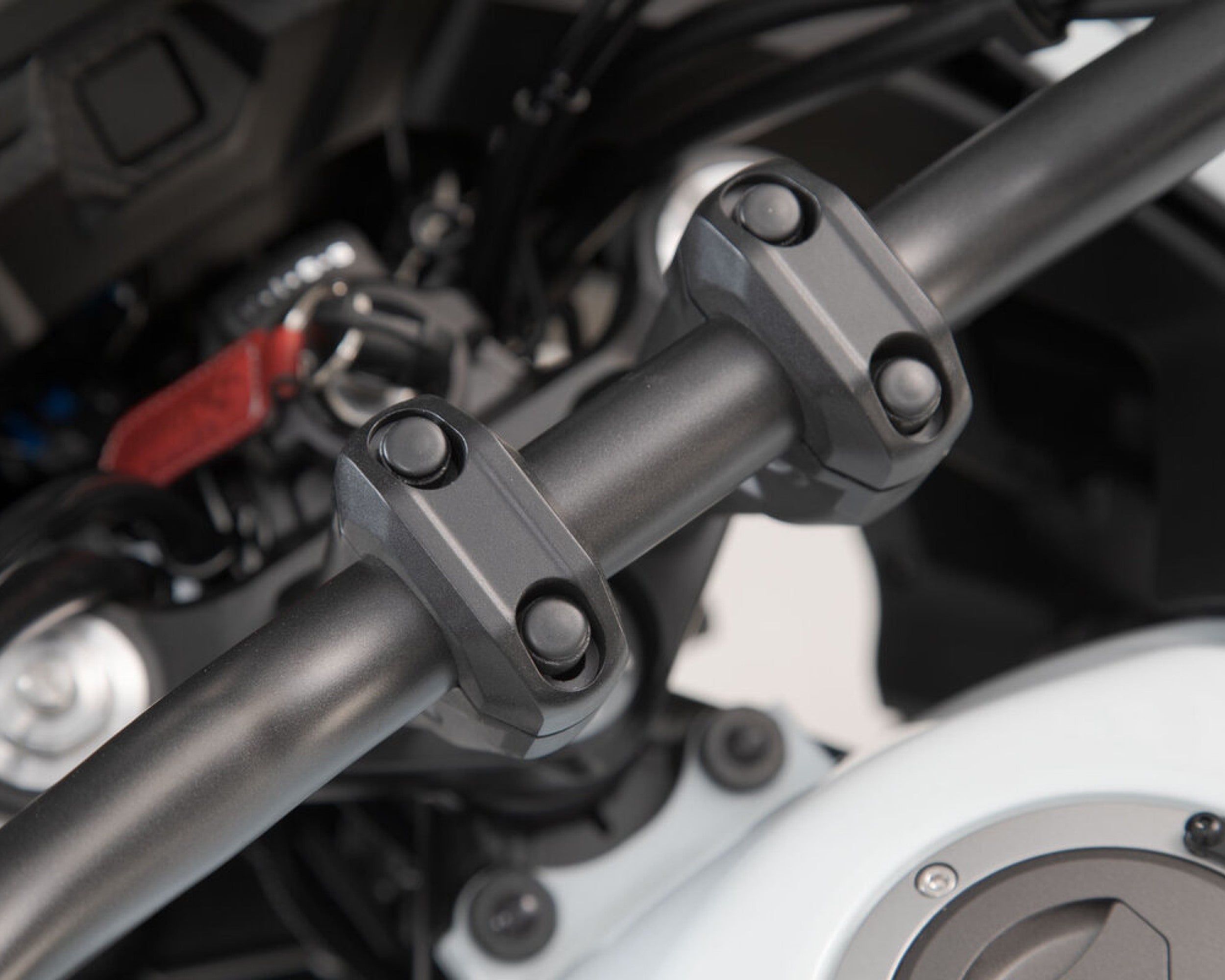 20mm riser bar outlet