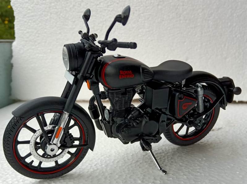 Matte Black Royal Bullet Bike Top Modified Maisto ROYAL ENFIELD